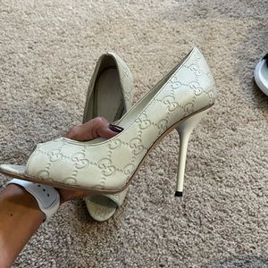 Gucci pumps